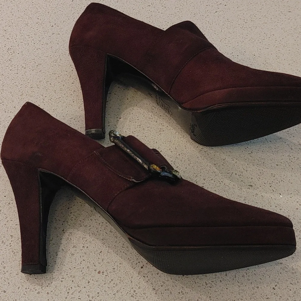 YSL Brown suede heels. Size 6.0 - Picture 3 of 10